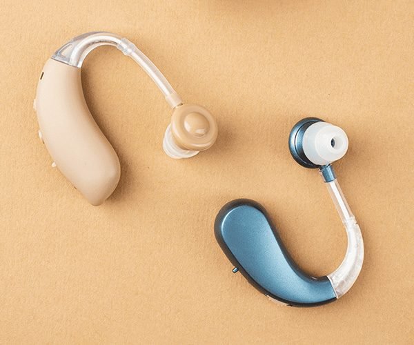 Stay-sharp-and-connected-at-work-with-digital-hearing-aids